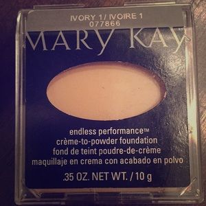 Mary Kay creme-to-powder foundation ivory 1